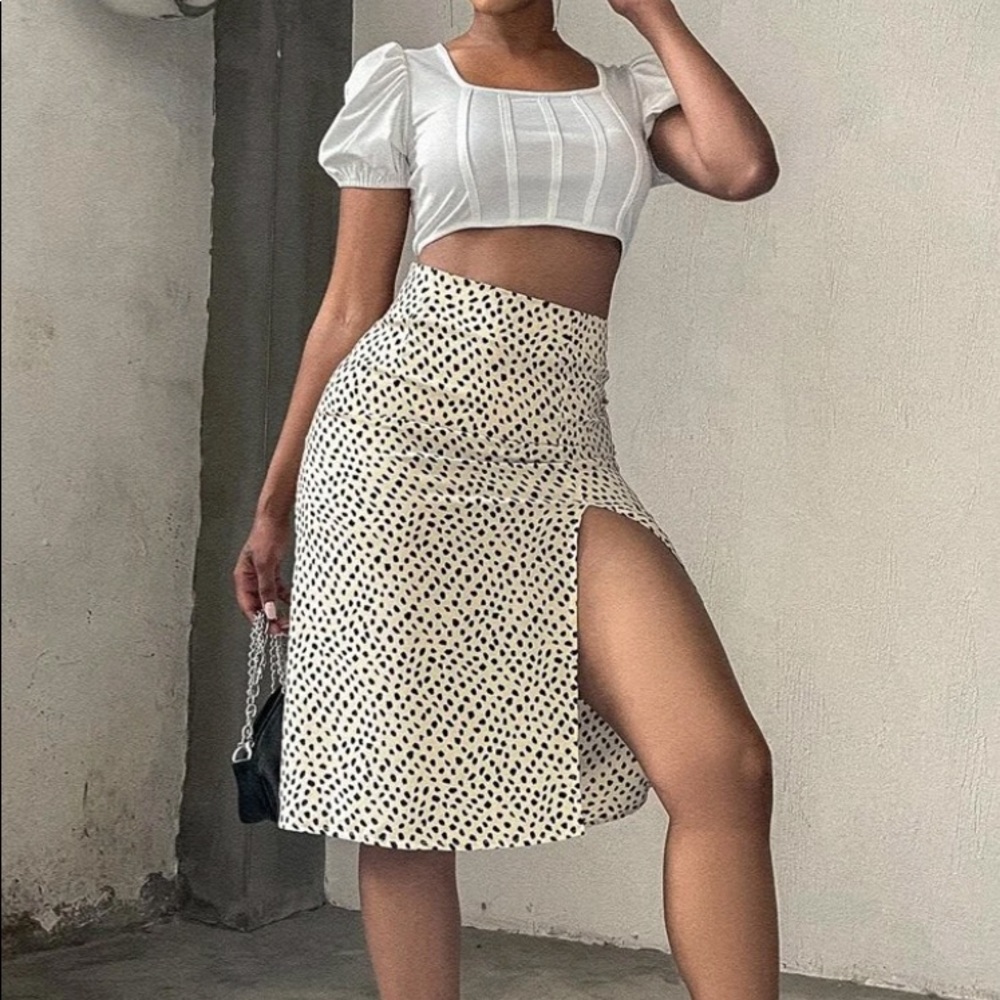 SHEIN black/cream patterned skirt